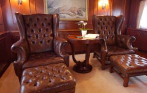 M.Y. Vintage Yacht (R)