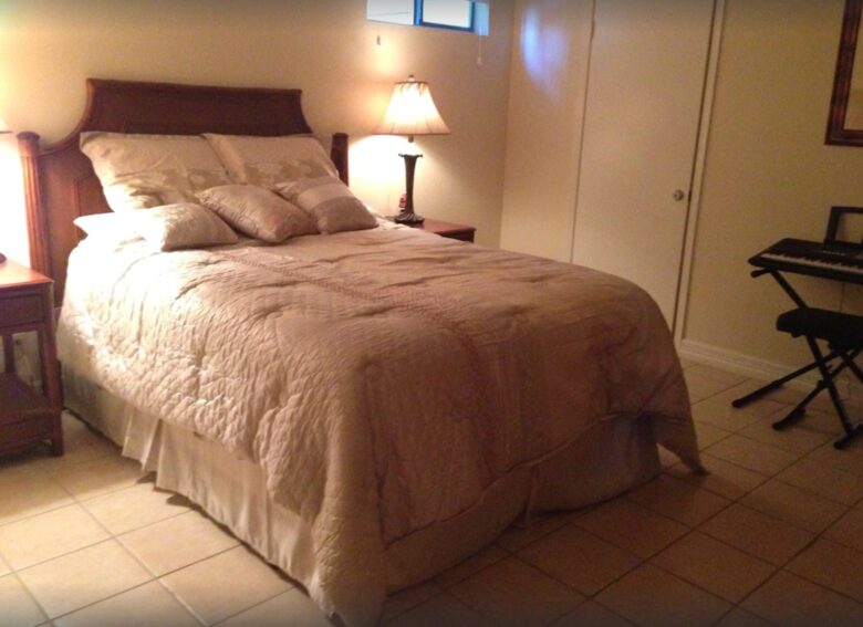 Guest room