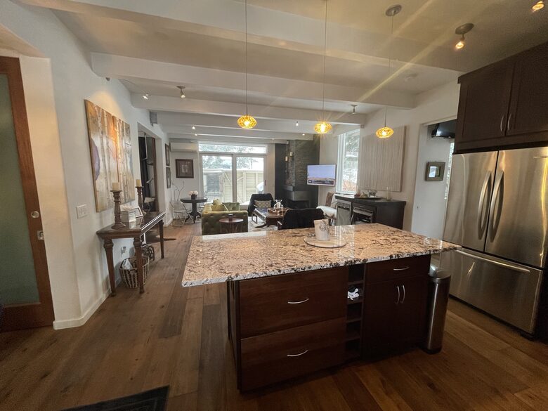 Kitchen with island