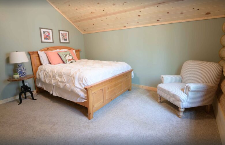 Upstairs queen room
