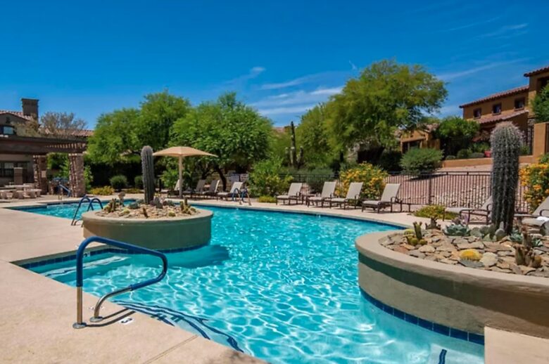Scottsdale Stunner on the Green - Scottsdale, Arizona