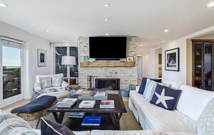 Malibu Manor (R)