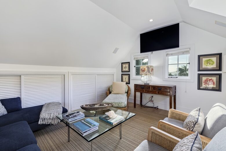 Malibu Manor (R) - Malibu, California