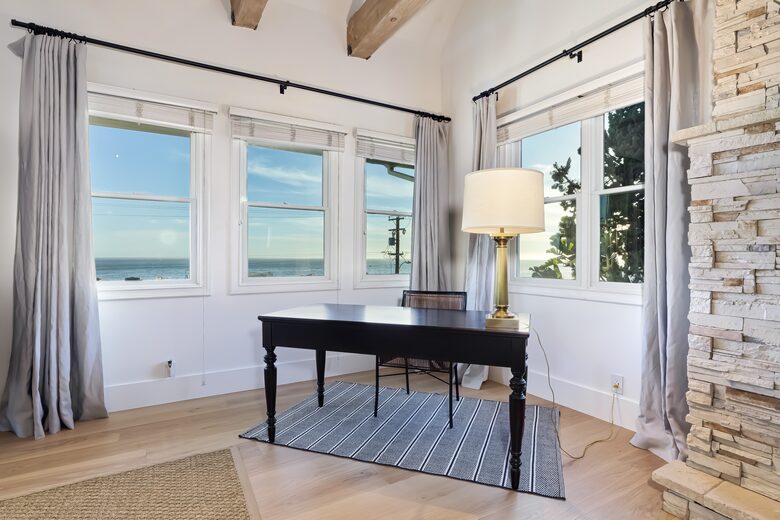 Malibu Manor (R) - Malibu, California