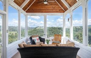 Vineyard Hilltop Retreat - Plymouth, California