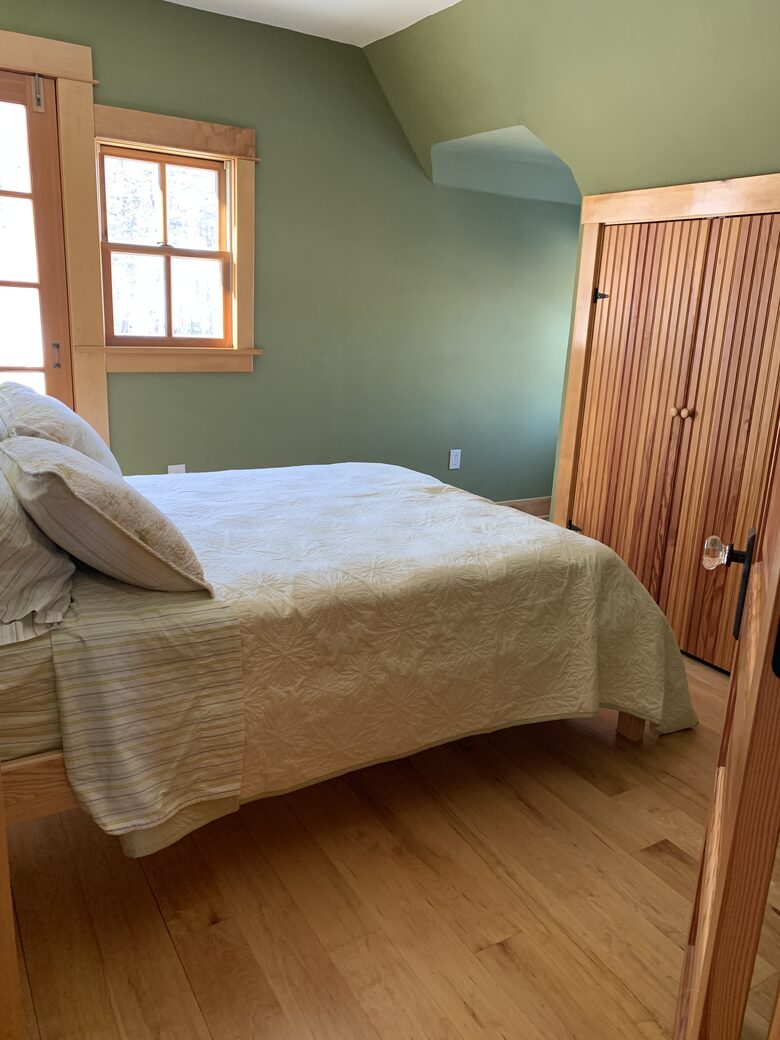 Full Bedroom