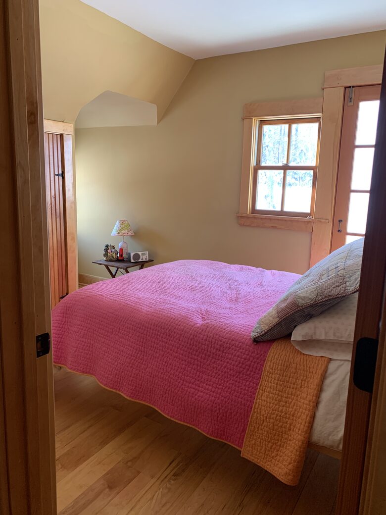 Full Bedroom