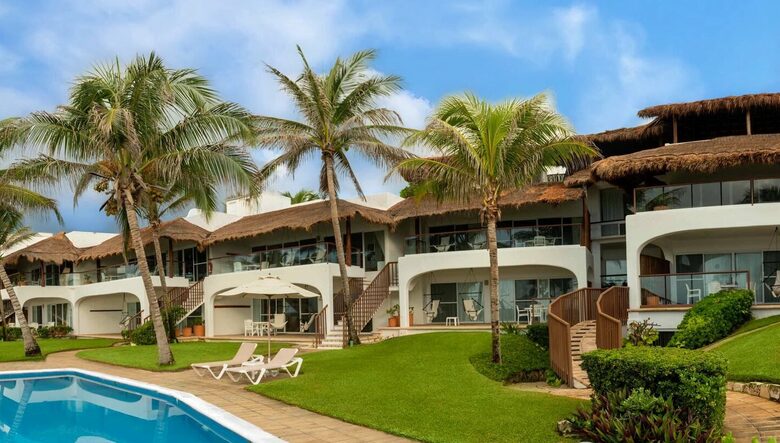 Las Villas Akumal - 2 Bedroom Oceanfront - Tulum, Mexico