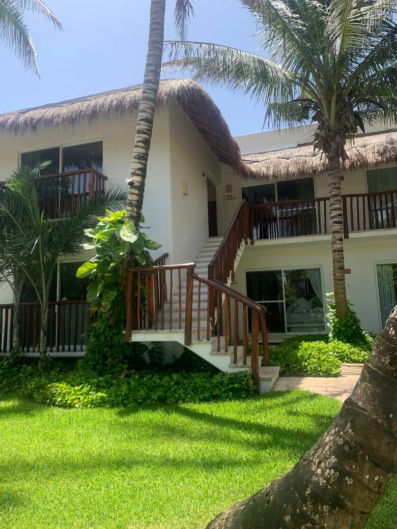 Las Villas Akumal - 2 Bedroom Oceanfront - Tulum, Mexico