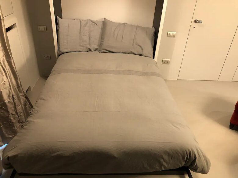 Bedroom 2 with "full size" bed (120x 2meters).
