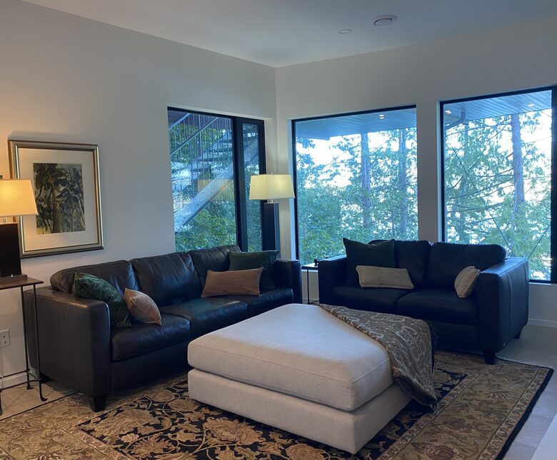 Victoria Modern West Coast Home - Victoria, Canada