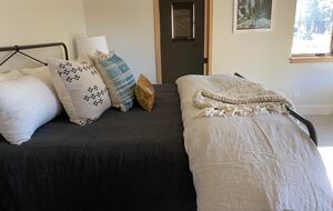 Mountain Modern Home Minutes From Ski Resorts and Lake Tahoe - Truckee, California