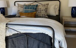 Guest bedroom with ensuite