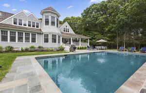 East Hampton Gem Close to Main Beaches & Vineyards - East Hampton, New York