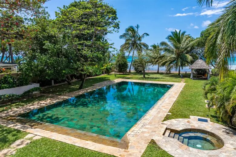 Cocokinondo | Modern Galu Beach Retreat - Diani Beach, Kenya