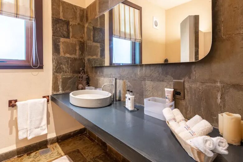 Cocokinondo | Modern Galu Beach Retreat - Diani Beach, Kenya