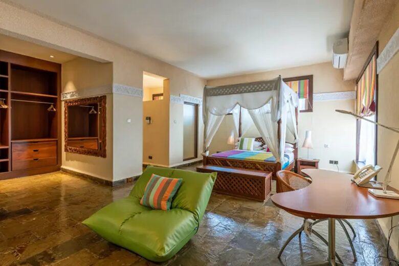 Cocokinondo | Modern Galu Beach Retreat - Diani Beach, Kenya