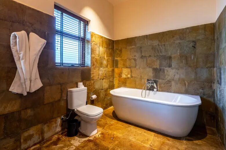 Cocokinondo | Modern Galu Beach Retreat - Diani Beach, Kenya