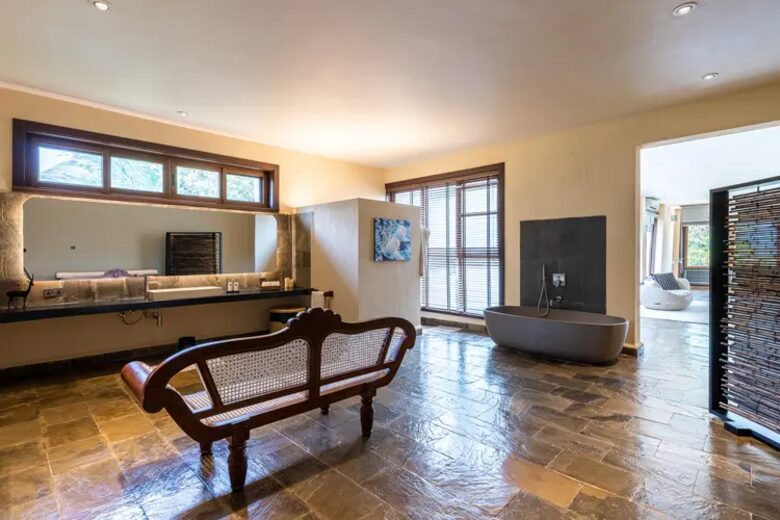 Cocokinondo | Modern Galu Beach Retreat - Diani Beach, Kenya