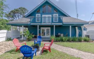 Cozy Panama City Escape - Walk To The Beach! - Panama City Beach, Florida