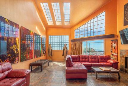 Hollywood Hills Art House - Los Angeles, California