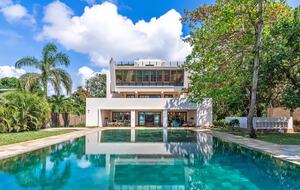 Cocokinondo | Modern Galu Beach Retreat - Diani Beach, Kenya
