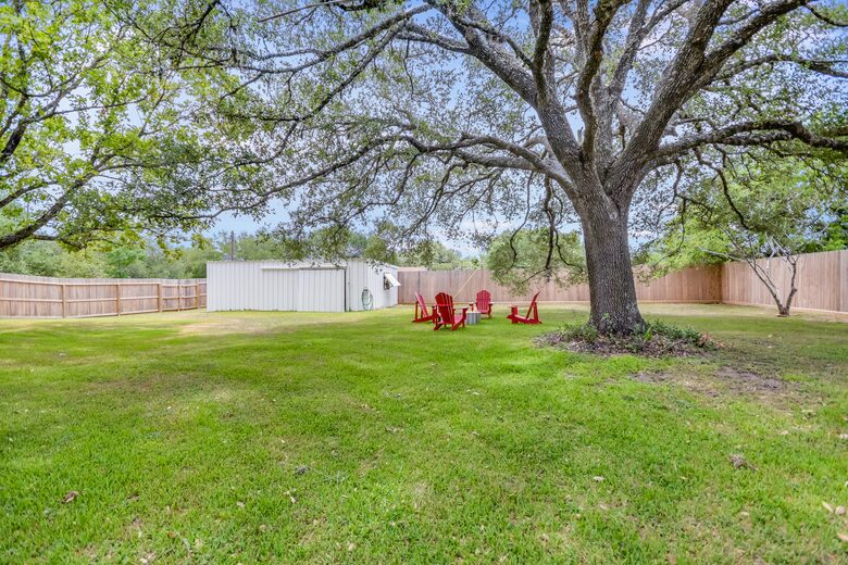 Casa Blanca - Round Top! World Class Antiquing, Shopping, Arts and More! - Round Top, Texas