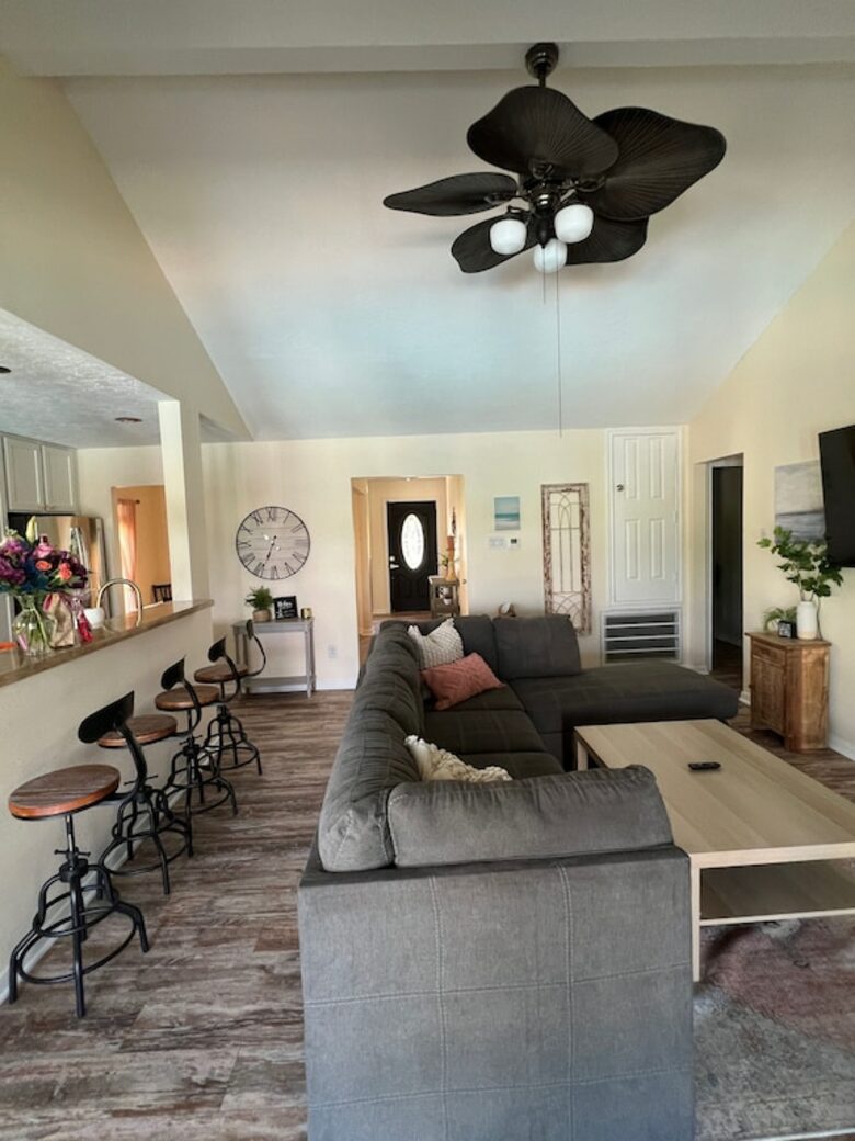 Seabrook Beach Getaway | 5 minutes from Kemah Boardwalk and NASA with a Private Pool - Seabrook, Texas