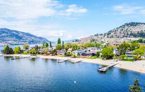 Sweeping Lake Views In the Wine Country - Kelowna, Canada