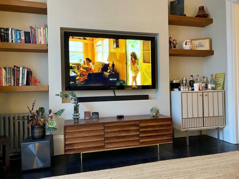 TV ROOM