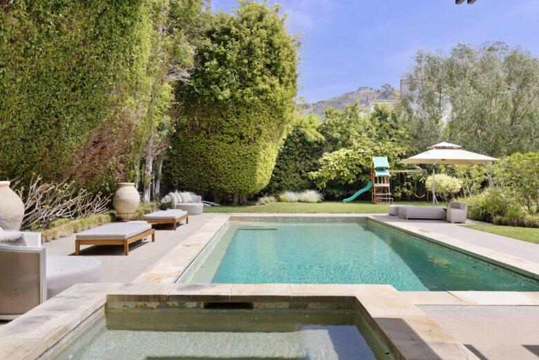 Luxe Malibu Beach Bungalow - Malibu, California