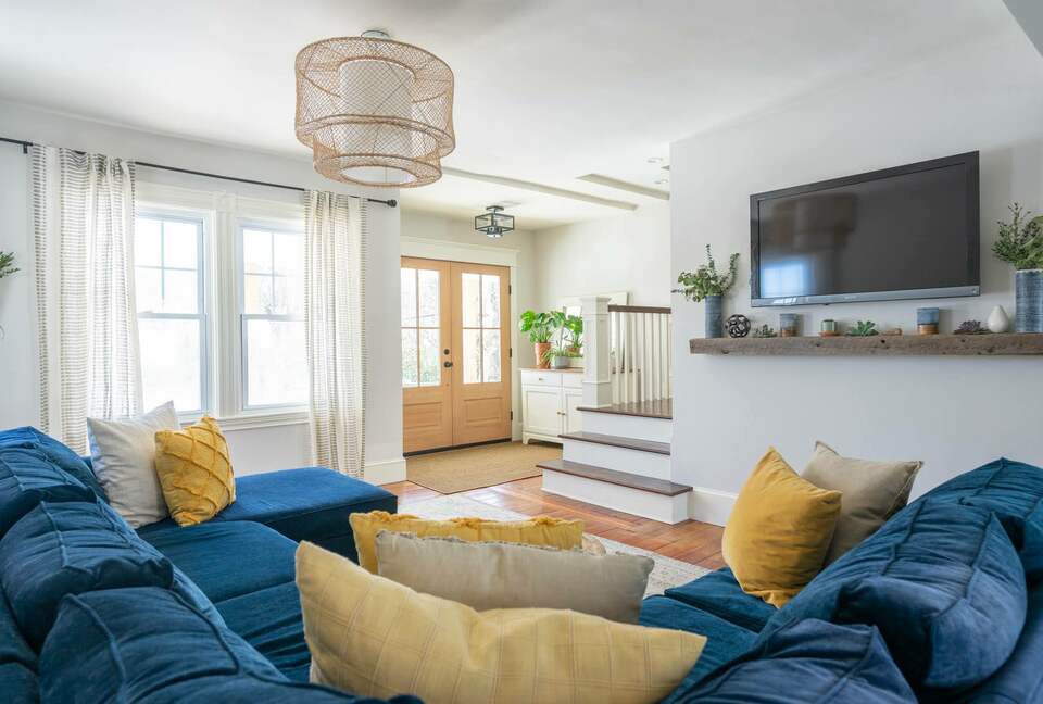 Modern Farmhouse near Newport - Portsmouth, Rhode Island