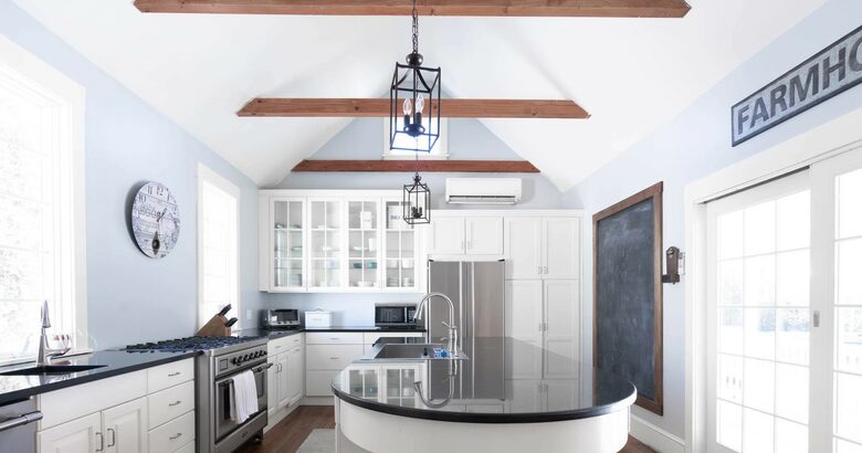 Modern Farmhouse near Newport - Portsmouth, Rhode Island