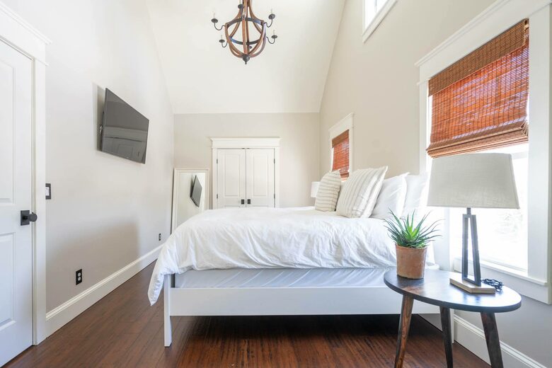 Modern Farmhouse near Newport - Portsmouth, Rhode Island