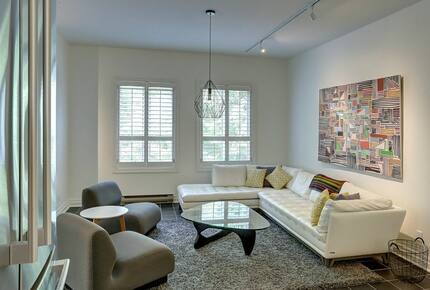 Private Coach House in the Centre of Port Hope - Port Hope, Canada