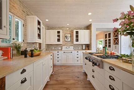 Main house kitchen - lots of light!
