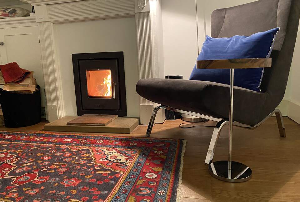 Sitting room with fireplace