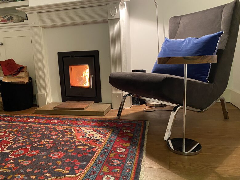 Sitting room with fireplace