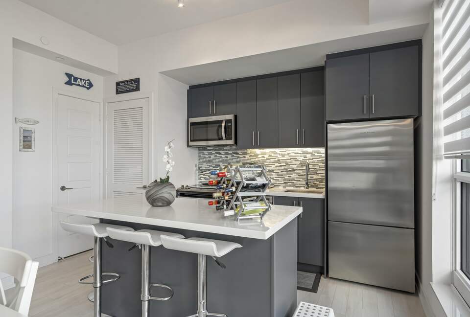 Lovely Two Bedroom Vacation Home in Friday Harbour - Innisfil, Canada