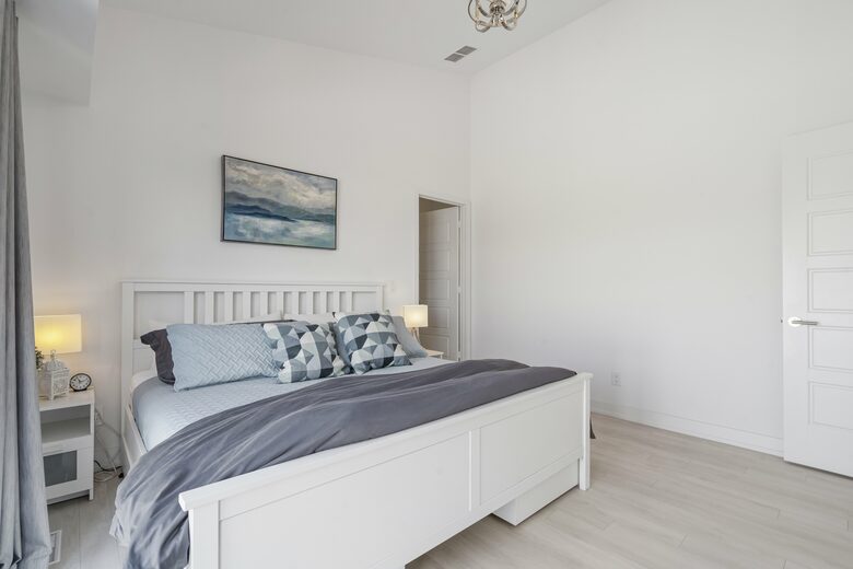 Lovely Two Bedroom Vacation Home in Friday Harbour - Innisfil, Canada