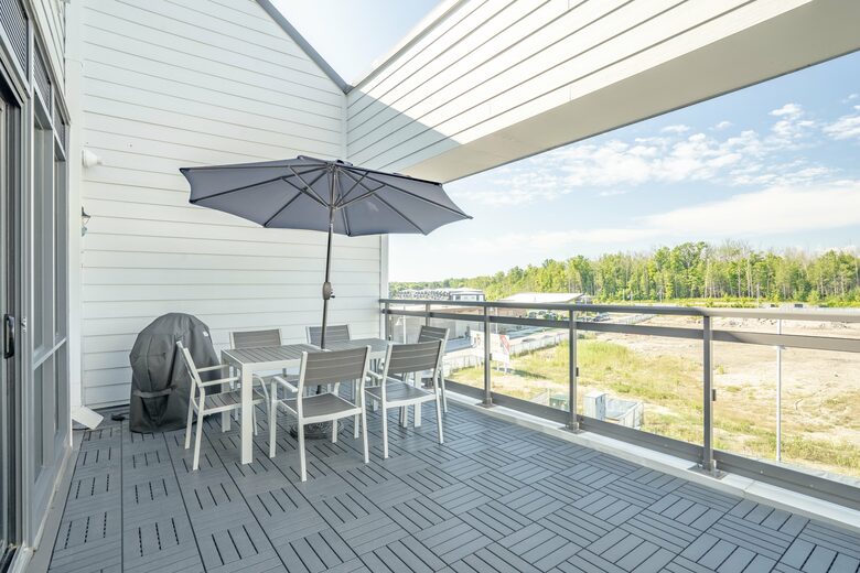 Lovely Two Bedroom Vacation Home in Friday Harbour - Innisfil, Canada