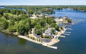 Edgewood Pointe Paradise on Millionaires Row - Alexandria Bay, New York