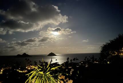 Sweeping Postcard Views of the Mokulua Islands - Kailua, Hawaii