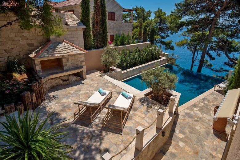 Maison Mala WATERFRONT - Selca, Croatia