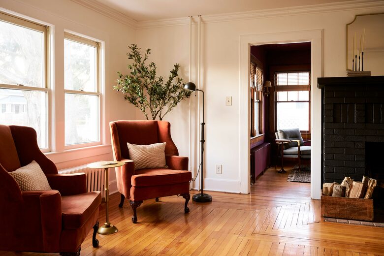 Cozy Chic Remodeled 1910 Farmhouse - Hudson, New York