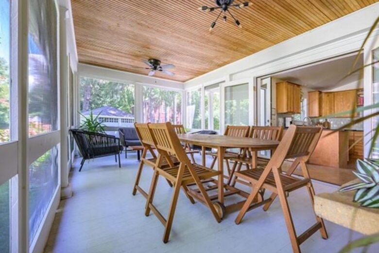 Cozy Chic Remodeled 1910 Farmhouse - Hudson, New York