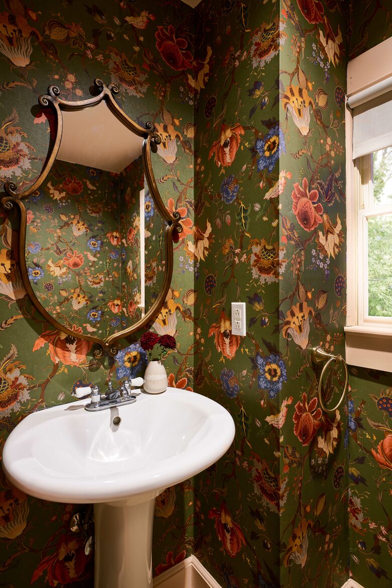 Cozy Chic Remodeled 1910 Farmhouse - Hudson, New York