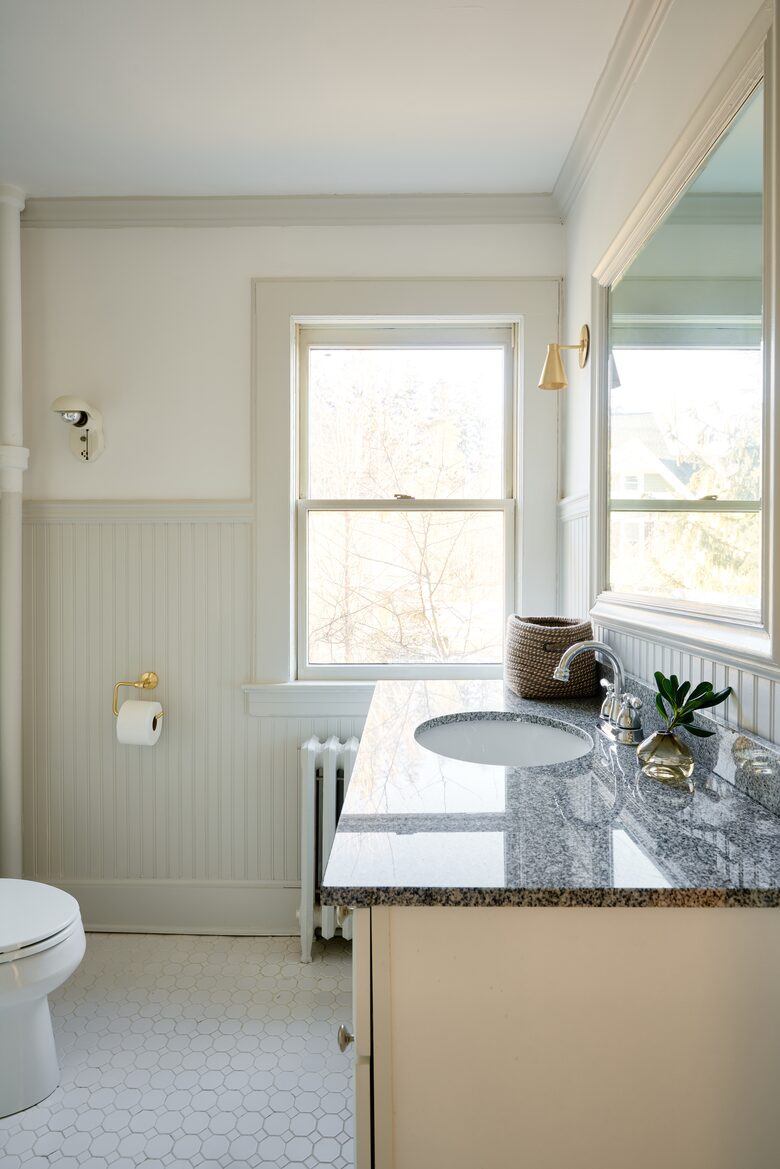 Cozy Chic Remodeled 1910 Farmhouse - Hudson, New York