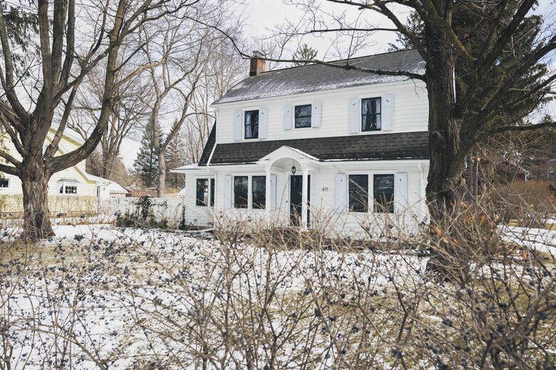 Cozy Chic Remodeled 1910 Farmhouse - Hudson, New York
