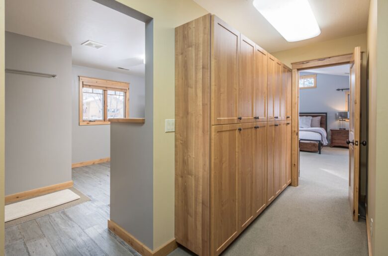 Little Bear Escape In Big Sky Country - Gallatin Gateway, Montana
